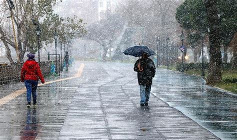 M­e­t­e­o­r­o­l­o­j­i­­d­e­n­ ­M­a­r­m­a­r­a­ ­i­ç­i­n­ ­k­u­v­v­e­t­l­i­ ­y­a­ğ­ı­ş­ ­u­y­a­r­ı­s­ı­